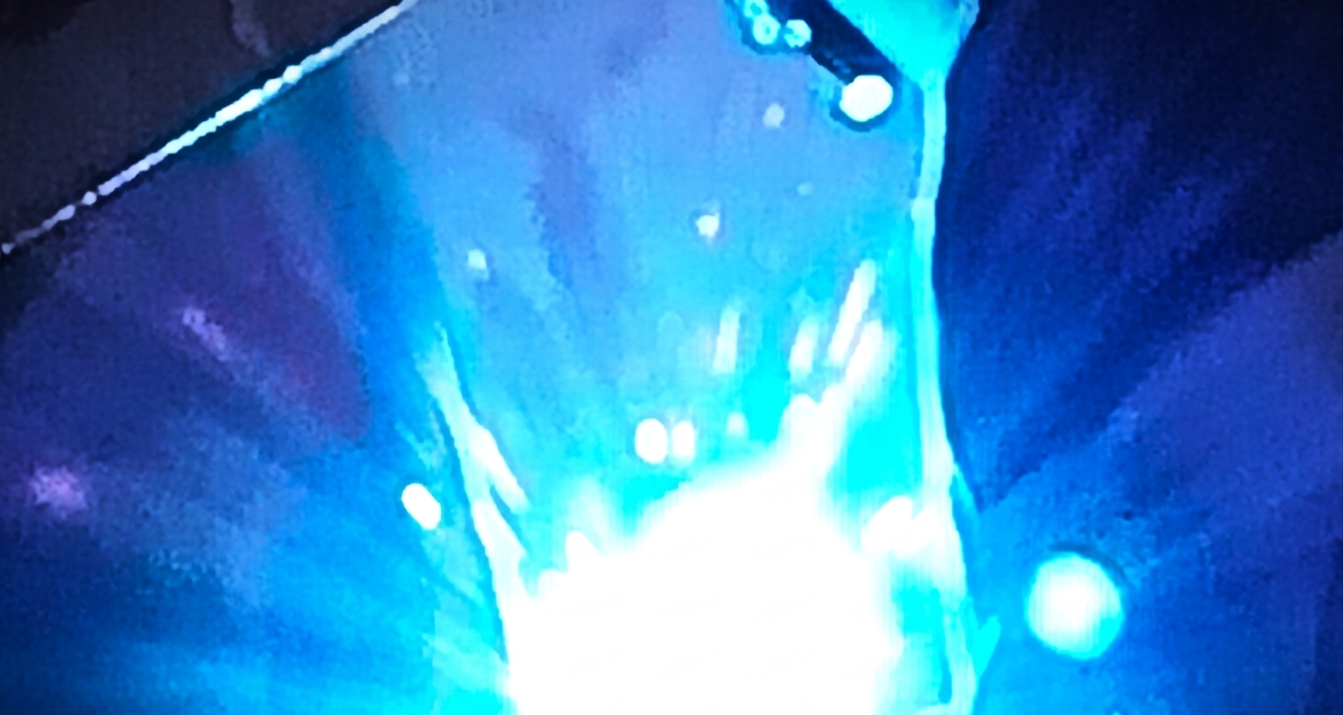 高千穂工業の技術者